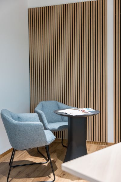 Sessel, Stühle, Hocker, Bänke - mehr Vielfalt für die neue Arbeitswelt